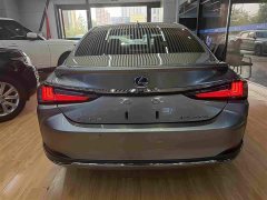 Lexus ES 300h Excellence Edition - фото 11