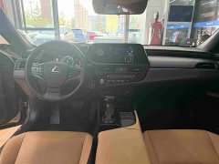 Lexus ES 300h Excellence Edition - фото 7