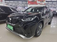 Toyota Crown Venza 2.5L HEV AWD Luxury - ფოტო 1