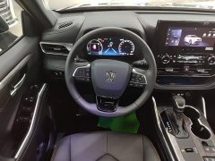 Toyota Crown Venza 2.5L HEV AWD Luxury - ფოტო 10