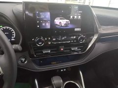 Toyota Crown Venza 2.5L HEV AWD Luxury - ფოტო 12