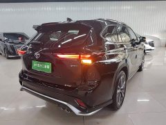 Toyota Crown Venza 2.5L HEV AWD Luxury - ფოტო 6