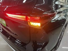 Toyota Crown Venza 2.5L HEV AWD Luxury - ფოტო 7