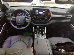 Toyota Crown Venza 2.5L HEV AWD Luxury - ფოტო 9