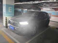 Toyota Highlander Hybrid 2.5L AWD Premium 7-Seater - ფოტო 1