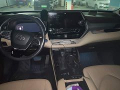 Toyota Highlander Hybrid 2.5L AWD Premium 7-Seater - ფოტო 12