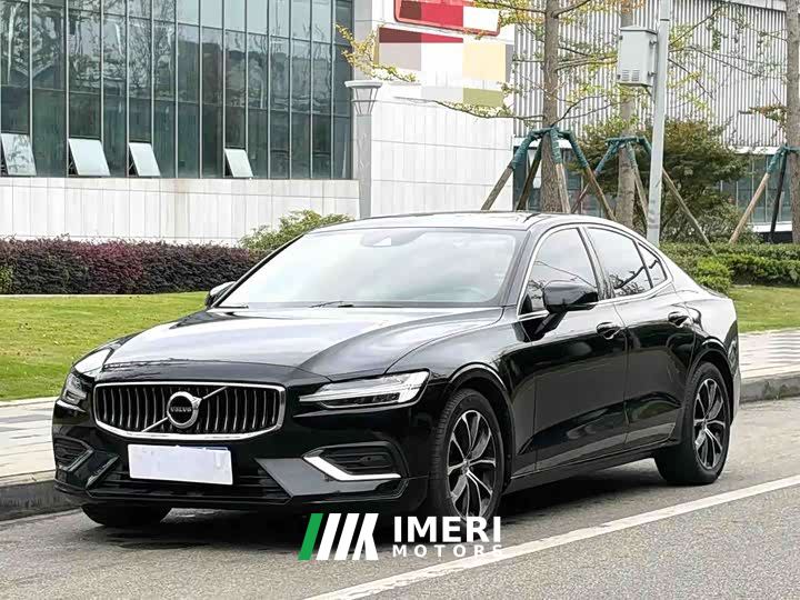 Volvo S60 T4 Intelligent Luxury Edition