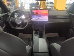 Lynk & Co 03 1.5T DCT Halo - ფოტო 9