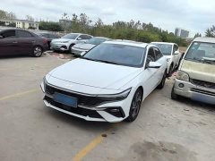 Hyundai Elantra 1.5L CVT GLX Elite - photo 1