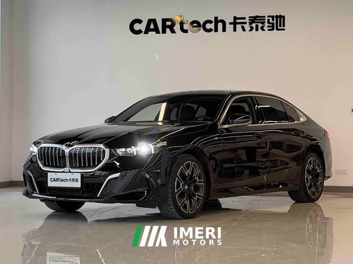 BMW 5 Series 530Li Luxury M Sport Package - автомобиль из Китая