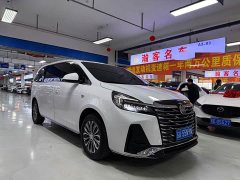 Buick GL8 Land Business Class Comfort Edition - ფოტო 3