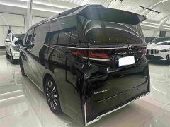 Toyota Vellfire Crown Hybrid 2.5L Executive Premier Edition - photo 17