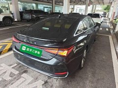Lexus ES 300h Executive Edition - ფოტო 6