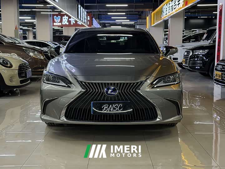 Lexus ES 300h Excellence