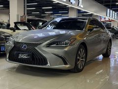 Lexus ES 300h Excellence - фото 2