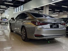 Lexus ES 300h Excellence - фото 6