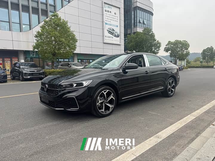 Volkswagen Passat Outstanding Edition 380TSI Starry Sky Dragon Ascendant Version
