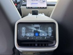 Xiaomi SU7 Four-Wheel Drive Max Edition - photo 10