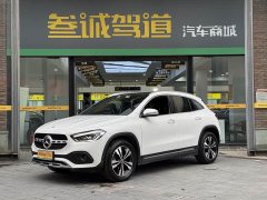 Mercedes-Benz GLA 200 - ფოტო 1