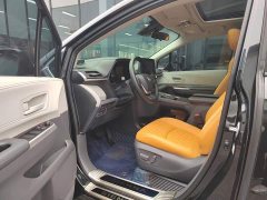 Toyota Sienna 2.5L Hybrid Comfort Edition - photo 11