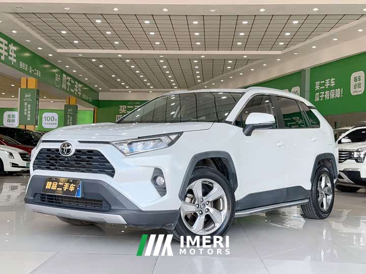 Toyota RAV4 2.0L CVT FWD Fashion Plus - автомобиль из Китая