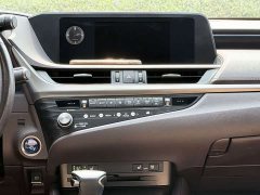 Lexus ES 300h Premium Edition - ფოტო 13