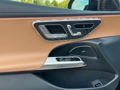 Mercedes-Benz E-Class E 260 L Classic Edition - photo 16