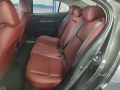Mazda3 Axela 2.0L Automatic Premium Edition - фото 16
