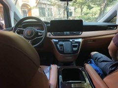 FAW Red Flag HQ9 2.0T Luxury - photo 5