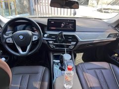 BMW 5 Series 530Li Premier Luxury Package - фото 3