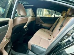 Lexus ES 200 Excellence Edition - ფოტო 5