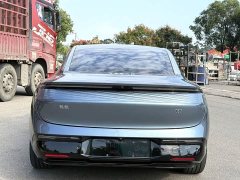 Zeekr 007 Four-Wheel Drive 100kWh - фото 13