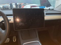 Tesla Model Y Rear-Wheel Drive - ფოტო 12