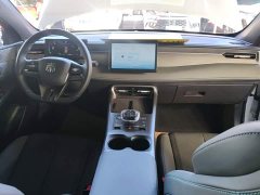 BYD Qin PLUS DM-i Smart Drive Edition 55KM Leading - фото 9