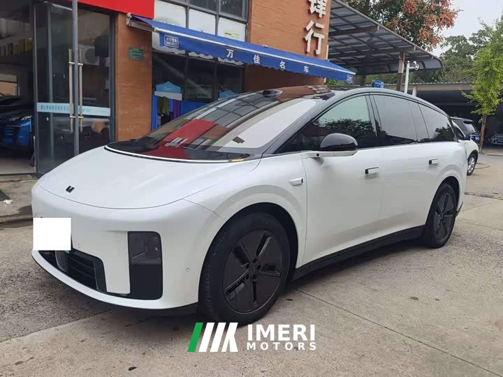 Li Auto i8 Standard Edition - ავტომობილი ჩინეთიდან