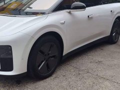 Li Auto i8 Standard Edition - ფოტო 5