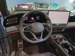 Volkswagen Tiguan L PRO 380TSI AWD R-Line Premium Edition - photo 10