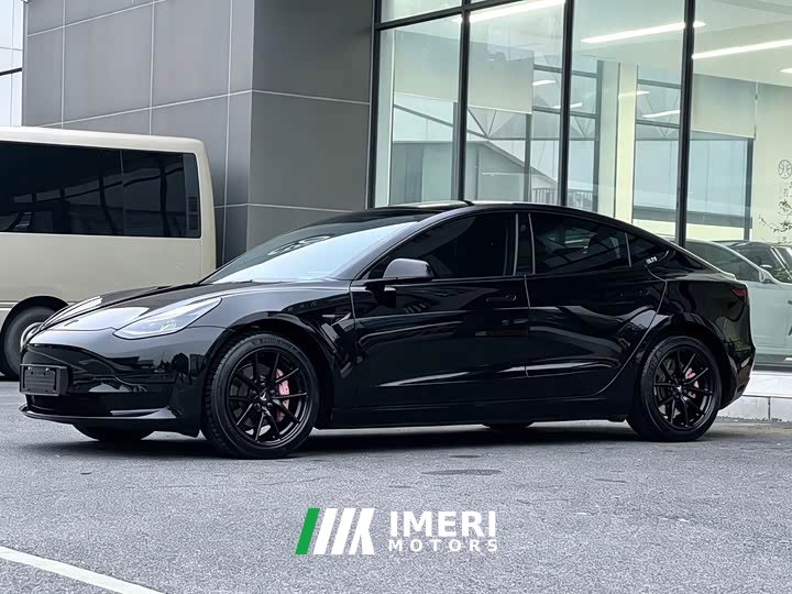 Tesla Model 3 Rear-Wheel Drive - автомобиль из Китая