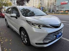 Toyota Sienna 2.5L Hybrid Platinum Edition - photo 1