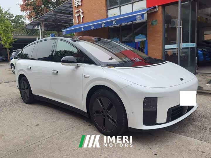 Li Auto i8 Standard Edition - ავტომობილი ჩინეთიდან