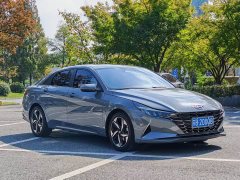 Hyundai Elantra 1.5L CVT Luxury - ფოტო 1
