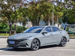 Hyundai Elantra 1.5L CVT Luxury - ფოტო 3