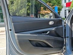 Hyundai Elantra 1.5L CVT Luxury - ფოტო 9