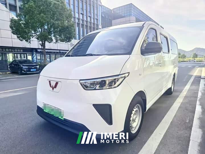 Wuling Yangguang 300km Comfort Passenger Van 75kW - автомобиль из Китая