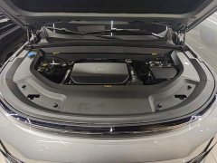 Li Auto L8 Ultra Smart Refresh Edition - ფოტო 19