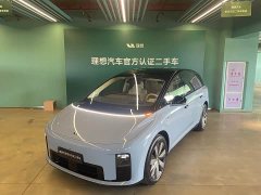 Li Auto i8 Standard Edition - фото 1