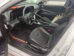 Hyundai Elantra 1.5L CVT GLX Elite - ფოტო 14
