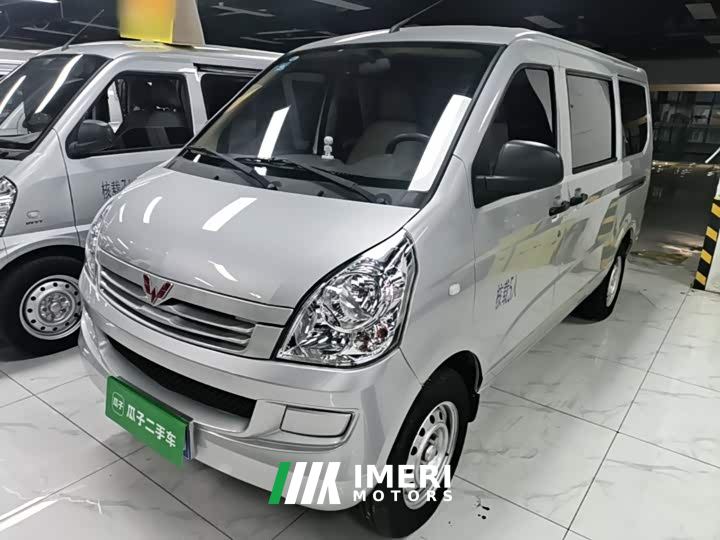 Wuling Rongguang S 1.2L Basic 5-Seat LSI