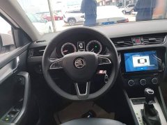 Skoda Octavia 1.5L Automatic Comfort - фото 10