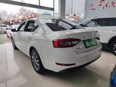 Skoda Octavia 1.5L Automatic Comfort - фото 4